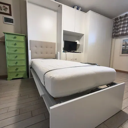 Modern Practical In Sauze Semesterbostad