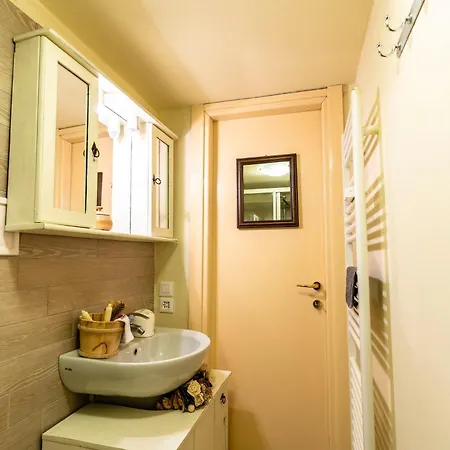 Modern Practical In Sauze بيت للعطل