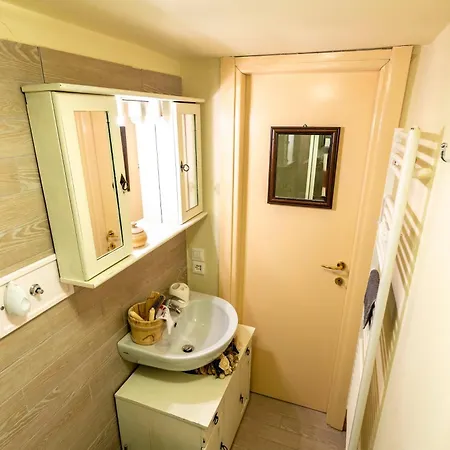 Modern Practical In Sauze بيت للعطل